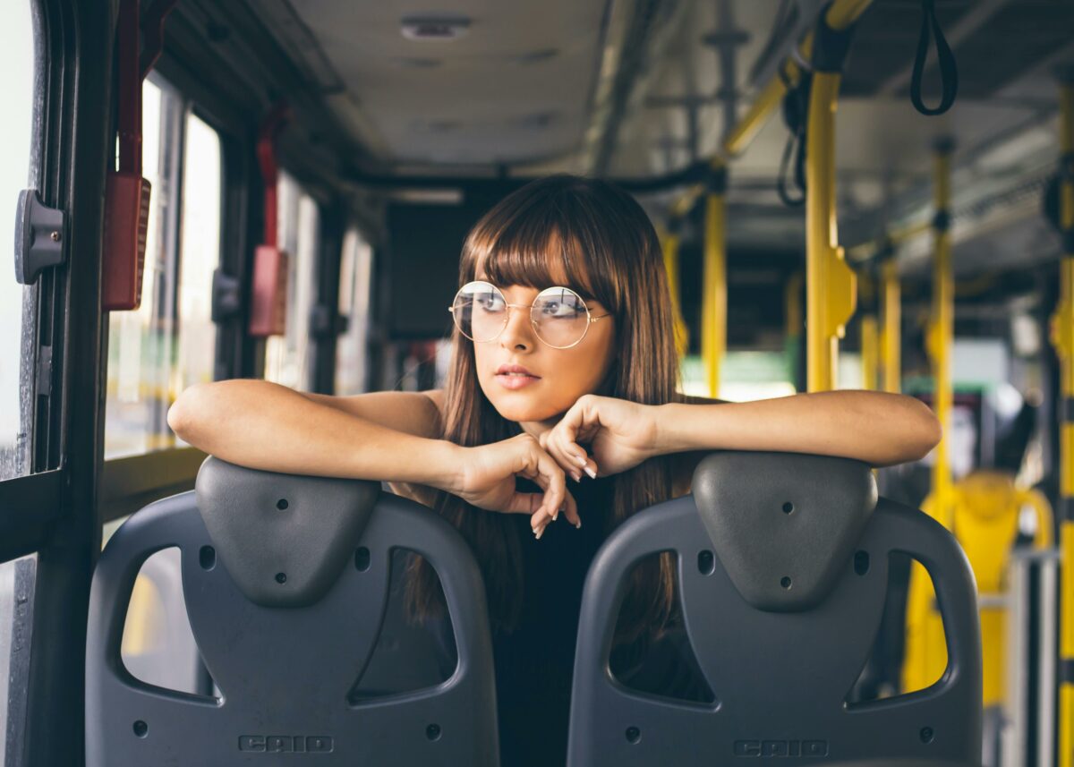 Putnik u autobusu